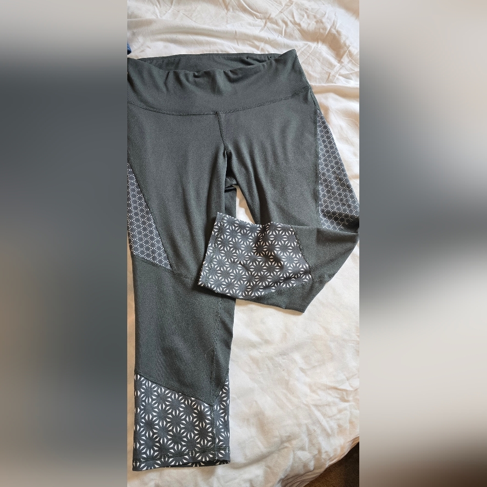 C9 by Champion Olive Green With Geo Print Yoga Legging M